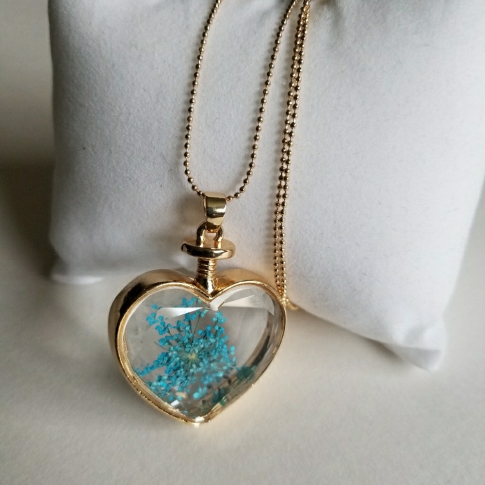 REAL FLOWER HEART SHAPED GLASS  PENDANT NECKLACE